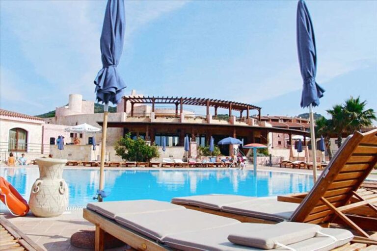 Villaggio Porto Corallo