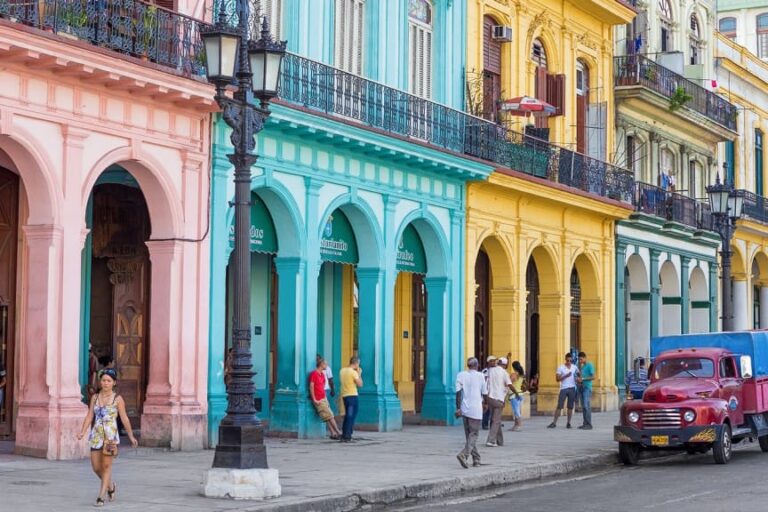 Sol Rio de Luna y Mares Holguin Cuba