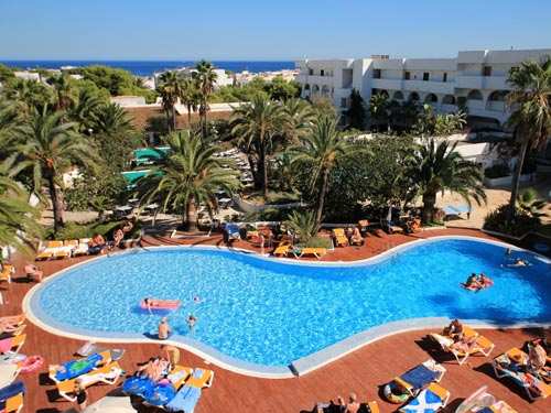 Dagaanbieding - Zonvakantie Mallorca - Aparthotel Club Martha's voor 215.00