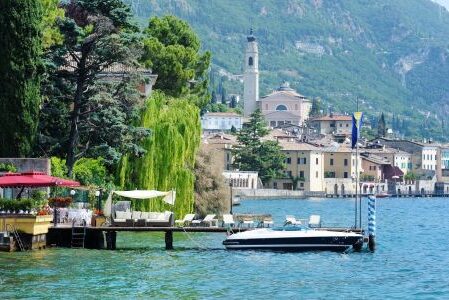 Dagaanbieding 5 of 8 dagen halfpension in 3*-hotel met uitzicht op het Gardameer