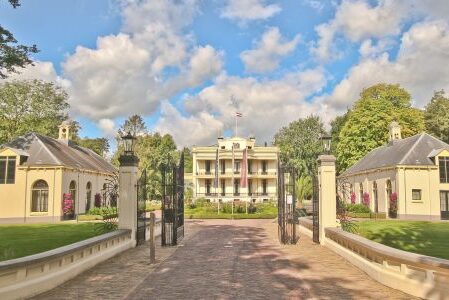 Dagaanbieding Prinsheerlijk overnachten op de Veluwe op het landgoed van Kasteel De Vanenburg incl. 3-gangendiner