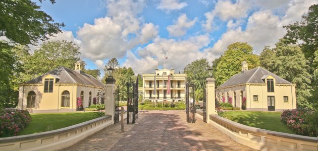 Dagaanbieding Prinsheerlijk overnachten op de Veluwe op het landgoed van Kasteel De Vanenburg incl. 3-gangendiner