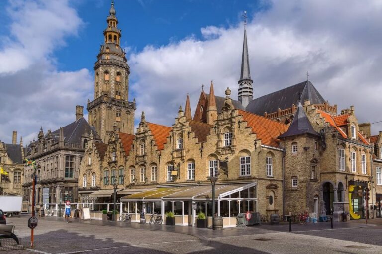 Dagaanbieding 3 of 4 dagen in een vernieuwd 18e-eeuws herenhuis in <b>Veurne</b> nabij de Belgische kust