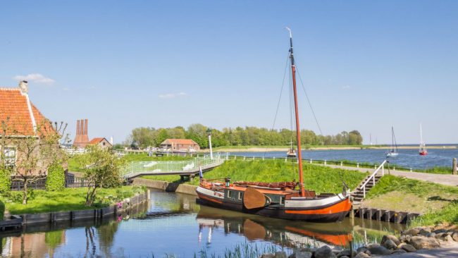 Dagaanbieding 2 of 3 dagen in een hotelhuisje in het Noord-Hollandse <b>Andijk</b> aan het <b>IJsselmeer</b> incl. ontbijt