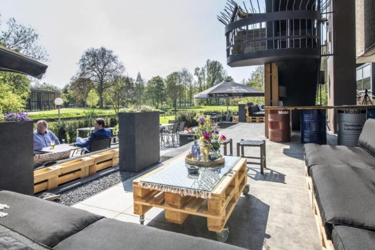 Dagaanbieding 4 dagen compleet gerenoveerd hotel in het centrum van <b>Wageningen</b> nabij N.P. De Hoge Veluwe incl. ontbijt