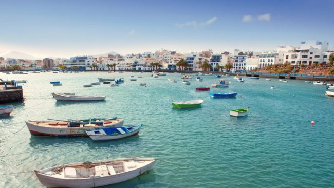 Dagaanbieding 8 of 15 dagen genieten op het Spaanse eiland <b>Lanzarote</b> in een studio incl. autohuur