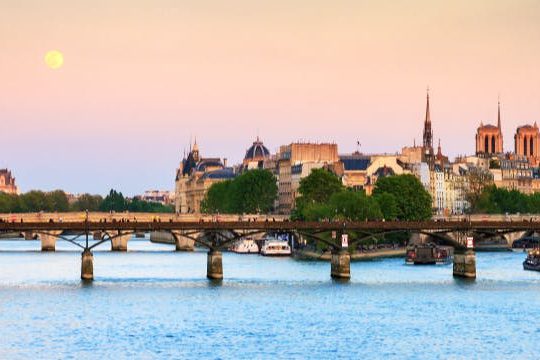 Dagaanbieding Aan de rand van Parijs - Ivry-sur-Seine Frankrijk