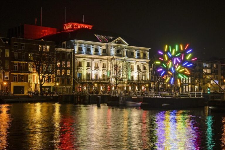 Dagaanbieding 2 of 3 dagen 4*-Van der Valk hotel bij <b>Amsterdam</b> incl. luxe rondvaart met Amsterdam Light Festival