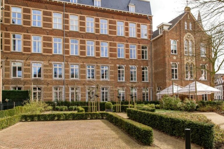 Dagaanbieding 2 of 3 dagen top beoordeeld 4*-Kloosterhotel in <b>Limburg</b> incl. diner en upgrade