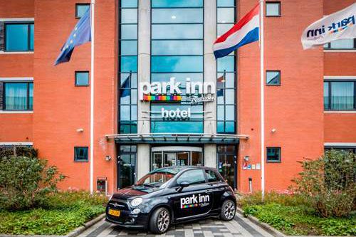 Dagaanbieding - Slapen & parkeren op Schiphol voor 49.00