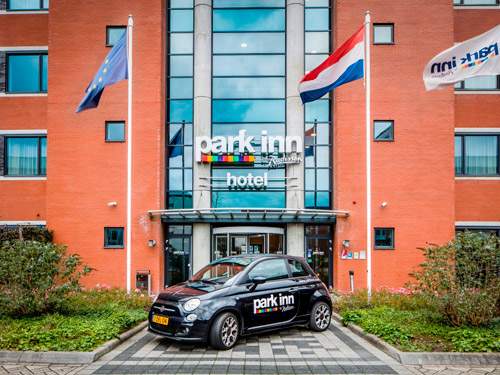 Dagaanbieding - Slapen & parkeren op Schiphol voor 49.00