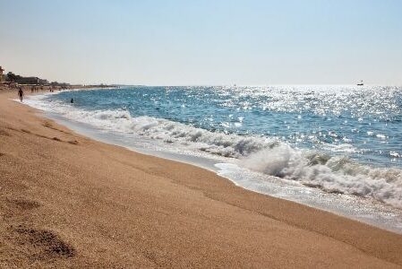 Dagaanbieding 6 of 8 dagen  o.b.v. halfpension nabij het strand in Malgrat de Mar
