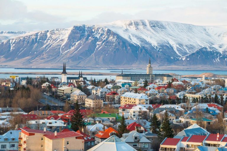 Dagaanbieding Ontdek in 5 dagen de mooiste plekken in <b>IJsland</b> met hotel in <b>Reykjavik</b> incl. retourvlucht en leuke excursies