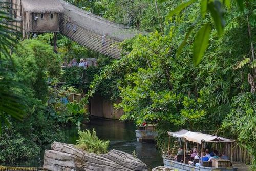 Dagaanbieding Op wereldreis in WILDLANDS Emmen (2 p.)