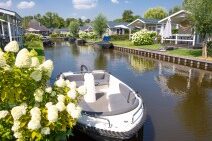 Dagaanbieding Vakantiepark Giethoorn + sloep