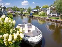 Dagaanbieding Vakantiepark Giethoorn + sloep